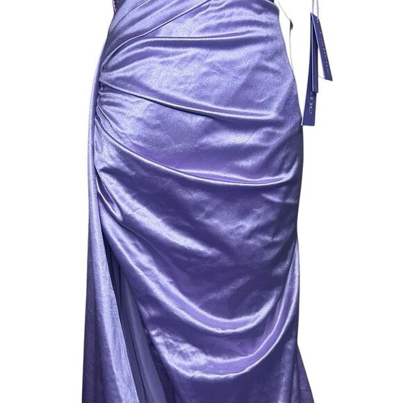 NWT Ladivine By Cinderella Divine Lavender Prom Long Gown Size 4 Satin Beaded - Picture 3 of 14